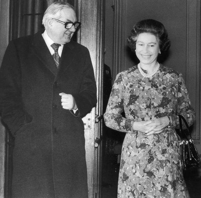 (英国女王执政70年间的首相——从温斯顿·丘吉尔到鲍里斯·约翰逊)