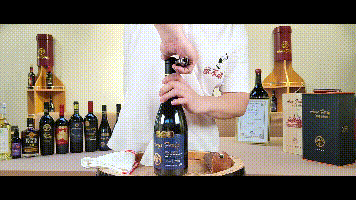 制作葡萄酒的方法步骤，怎样制作葡萄酒的方法（如何优雅的给葡萄酒开瓶图文详解）