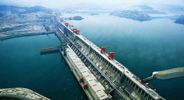 重庆是四川省吗，重庆离四川近吗（中央为何要将重庆与四川“分家”）