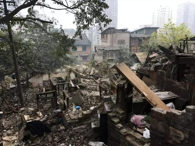 洪崖洞简介，洪崖洞简介历史（重庆洪崖洞：古时的仙人洞府）