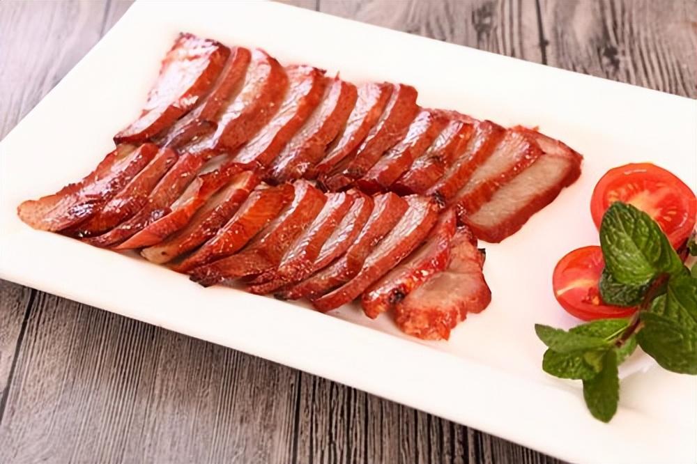 广东人最喜欢吃的叉烧肉就是用这个猪梅花肉做出来的美食.