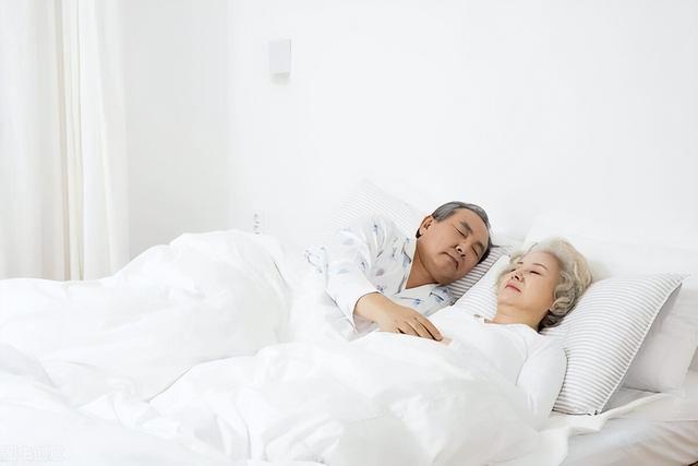 女人的最佳作息时间表，女人必须知道的健康作息时间表（我们都被“8小时睡眠论”忽悠了）