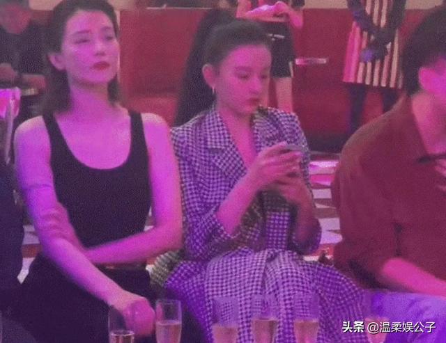 杨颖与各大女星的合影照，看看她和杨颖的合照你就有答案了