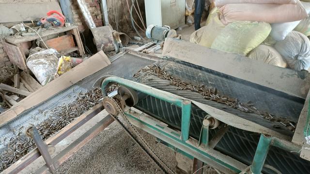 小型加工办厂项目，小型工厂加工（投资10多万的2个冷门生意）