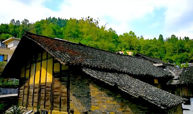 民族的主要特征是什么，民族特征属于什么（但你知道他们最具特色的建筑特色是什么吗）