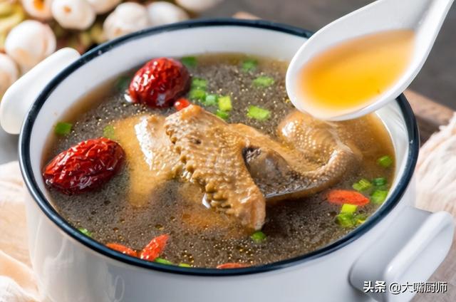 鸽子煲多久，鸽子煲汤要煲多久时间（炖鸽子汤牢记“2不”）