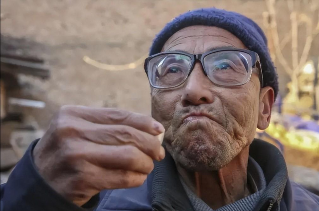 保质期10年以上的食物，保质期10年以上的食物列表（家里放了10年的白酒还能喝吗）