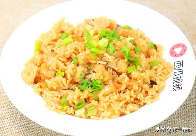 闷饭的家常做法，闷饭的家常做法窍门（只用一个电饭锅）