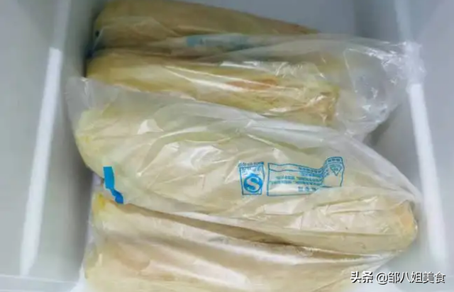 玉米怎么保存新鲜时间长，新鲜玉米怎么保存（玉米久放也鲜甜好吃）