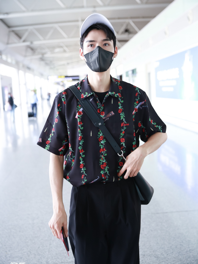 井柏然女朋友，井柏然现在有女朋友吗（这俩顶流终于瞒不住了）