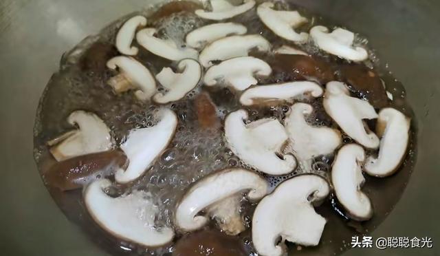 干香菇有保质期吗，干香菇一般要泡多久才能食用（建议家中常备这几种菜）