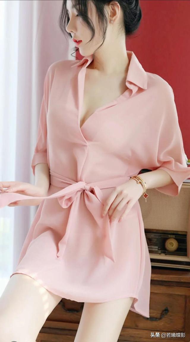 凑什么意思解释，凑字笔画笔顺（表示与女子行为做派相关的字）