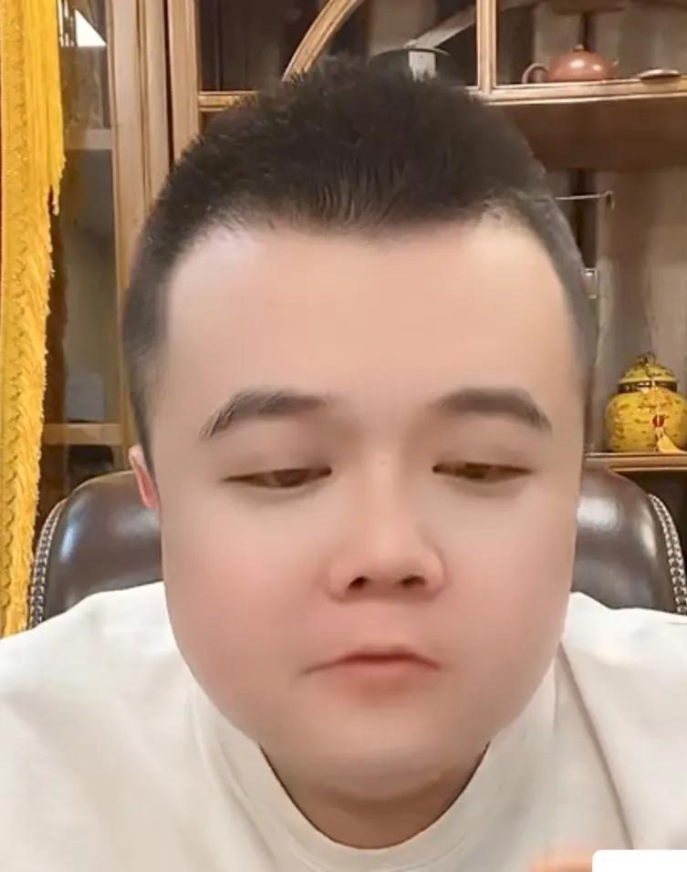 快手陈山真实资料揭秘，他的鞋和手机都跑丢了