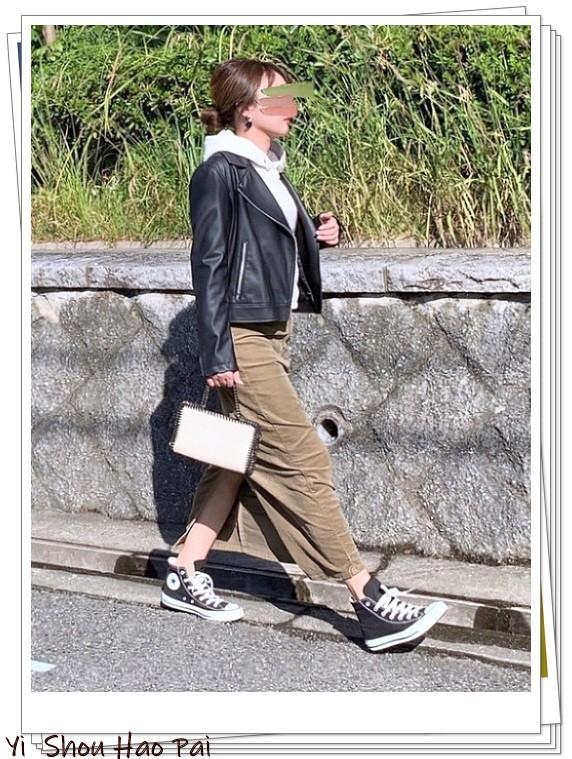 牛仔半身裙搭配什么上衣好看，牛仔半身裙搭配什么上衣好看春季（牛仔半身裙的春季搭配28例）