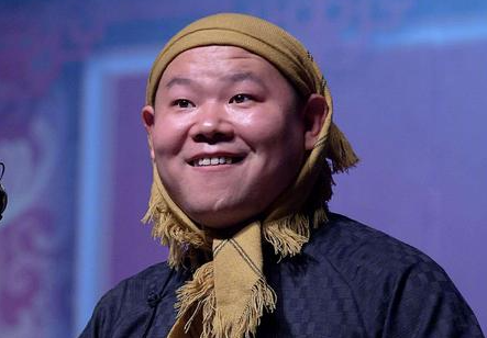 曹云金打岳云鹏，岳云鹏和曹云金打起来的原因（嘲讽男足被要求道歉）