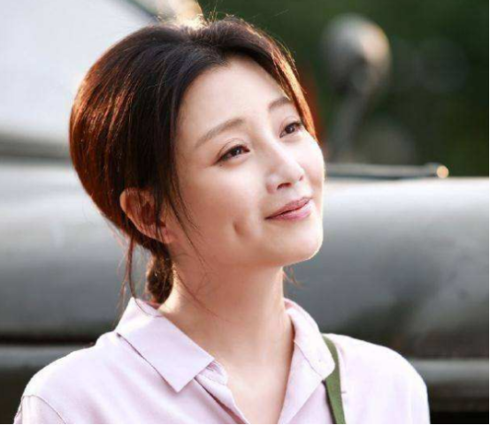 殷桃简历个人资料简介,演员殷桃简历个人资料简介(她拿遍奖项成满贯