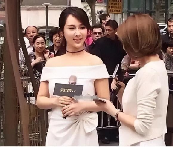 “京圈富婆”杨紫：兰博基尼打赌，绯闻男友众多，被张雪迎戴绿帽