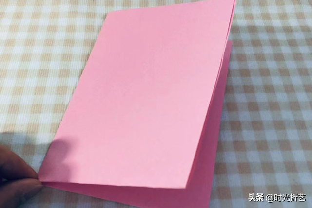 怎么用纸做一个盒子，怎样用纸来制作盒子（折纸教程之纸盒）