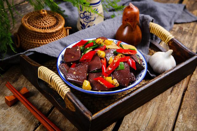 红色肉类食物有哪些，红色肉类食物有哪些名字（吃这类食物对身体好吗）