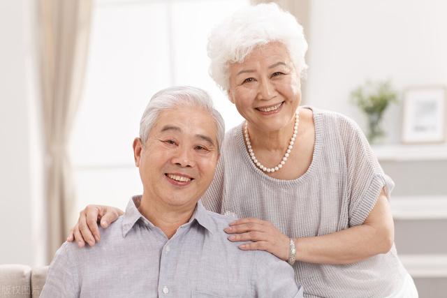 什么零食健康又有营养，建议中老年人：常吃5种零食
