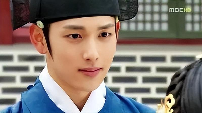 韩国人为什么这么多姓"金""李""朴",都是同一个祖先吗?