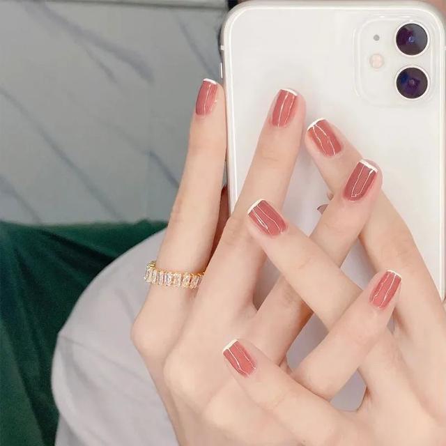 超级显白的基础款美甲，显白显嫩的美甲来一波儿~