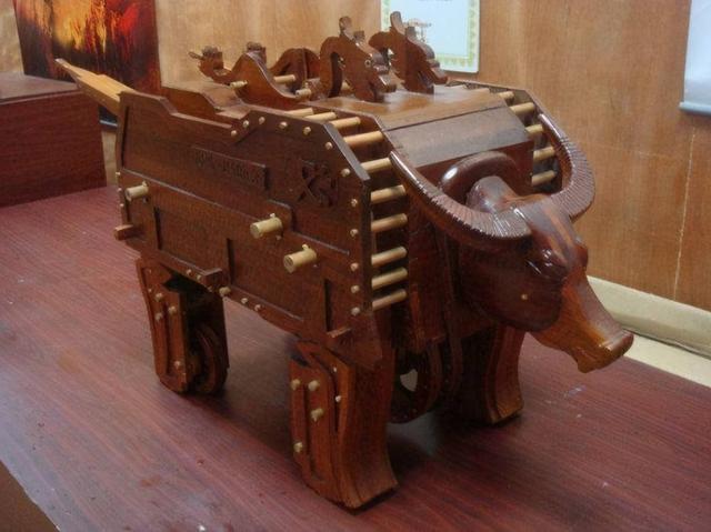 吏怎么读，蠹怎么读什么意思（“革”部的前三个生僻字）