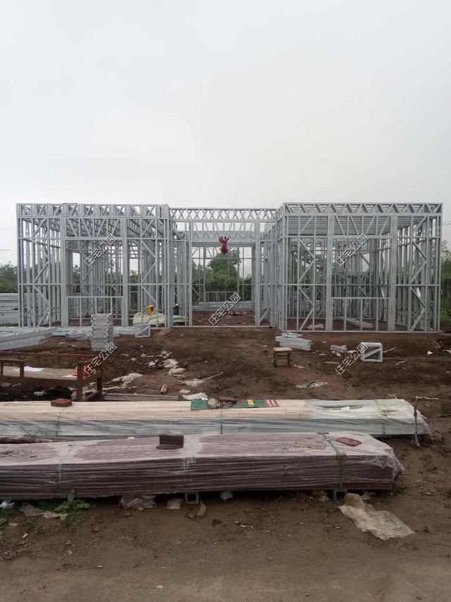 轻钢别墅的优缺点，轻钢别墅的优缺点有哪些（4点告诉你最真实的轻钢建房的好与坏）