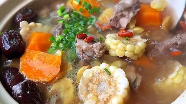 怎样把板栗从树上取下来—怎样得到好的板栗，板栗怎么取出来（板栗快速去壳的小妙招）