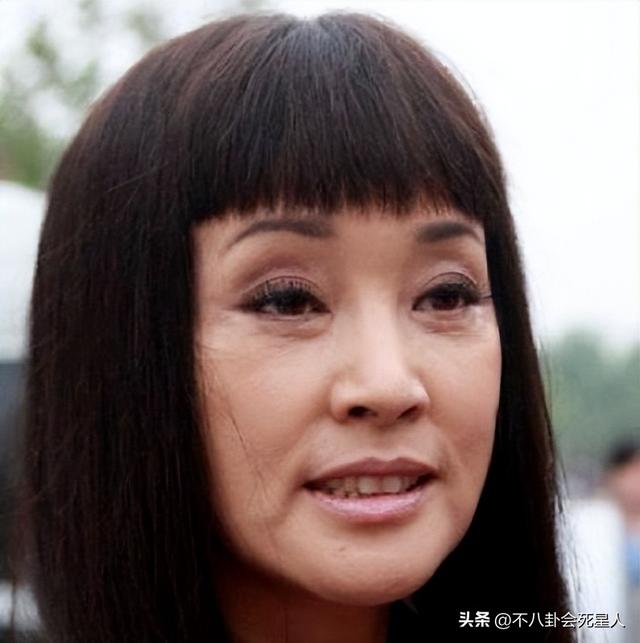 杨幂的发际线是什么样的，14位明星增发妙招