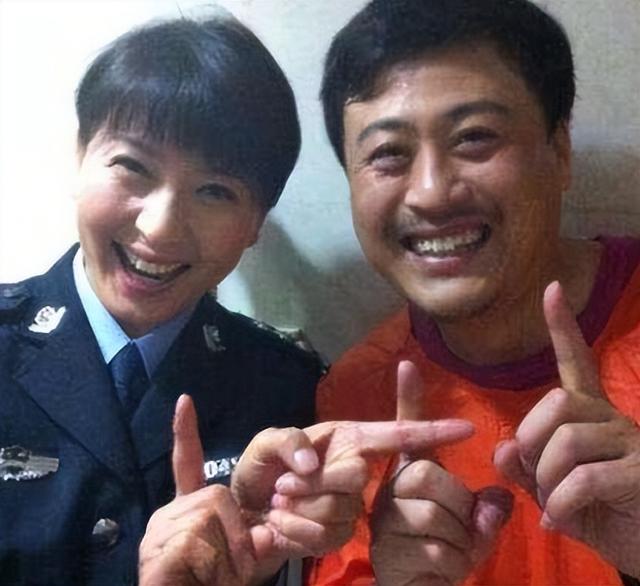 “二人转女王”闫学晶：两段婚姻三个孩子，两任丈夫都是二婚