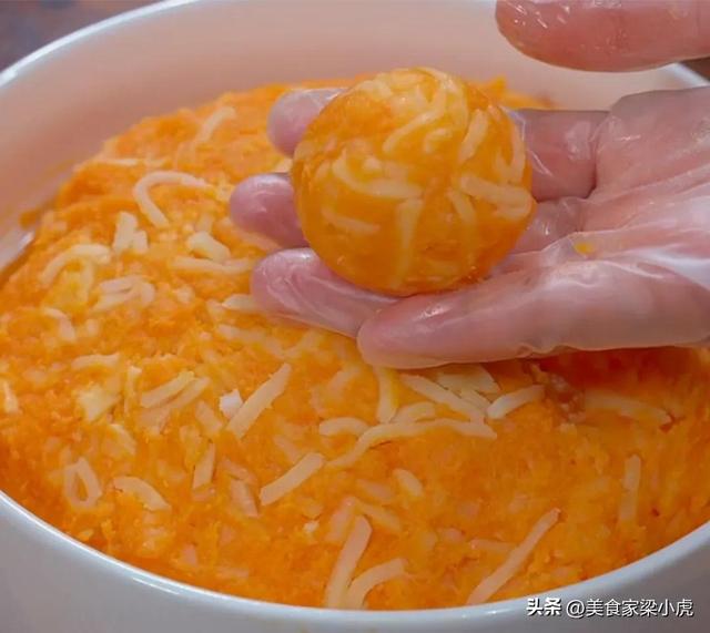 红薯饼怎么做好吃又简单，红薯饼怎么做好吃又简单没有糯米粉（上桌后大人孩子都抢着吃）