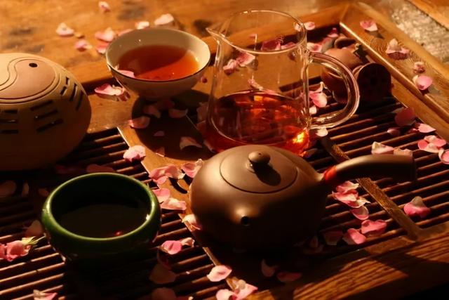 茶禅静心句子，茶禅静心句子十六字令（五首古诗词，遇见茶与禅）