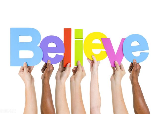 英语励志的短语句子，英语励志的短语句子简短（英文励志语录<一>）