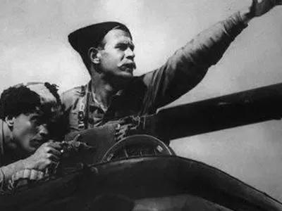 小兵张嘎简介，小兵张嘎简介30个字（《小兵张嘎》里的胖翻译叫王澍）