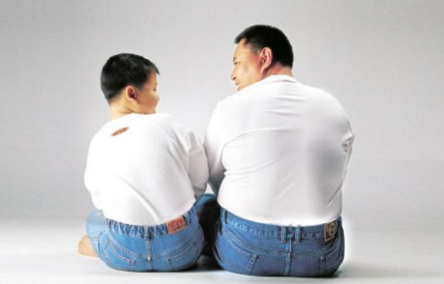 婴儿肥和脸胖的区别图片，娃娃脸和婴儿肥有什么区别（“长肉”和“长个”的孩子）