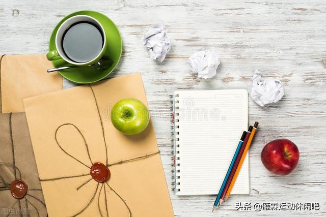 肱二头肌的位置，肱二头肌在哪（人体当中两块二头肌）