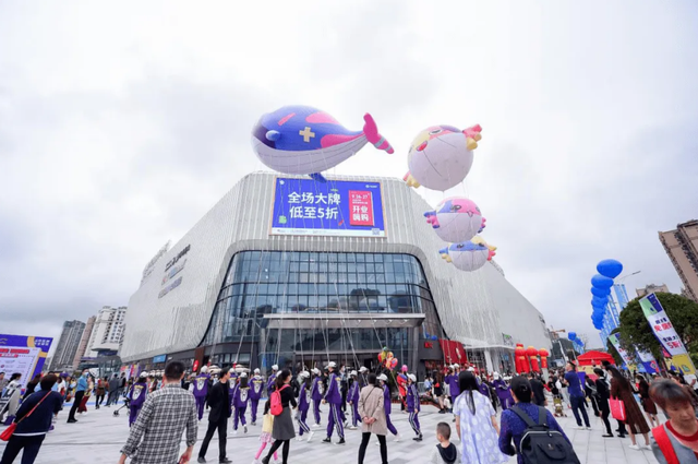 成都市内旅游攻略，成都市内一日游最全攻略（赏彩灯、品美食、聊历史）