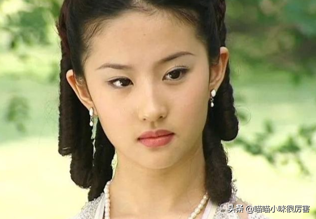 刘亦菲继父，刘亦菲继父命理分析及预测（幸运的刘亦菲：出道就演女主）