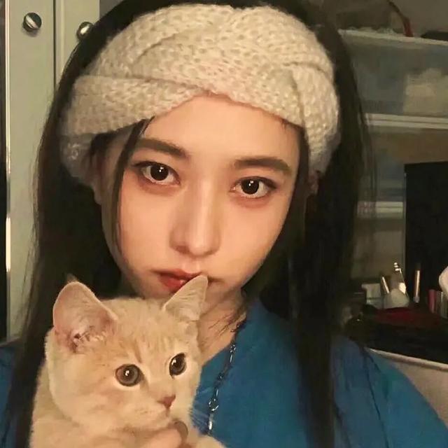 猫系女孩，微信头像，猫系女孩（女生头像：抱猫头像）