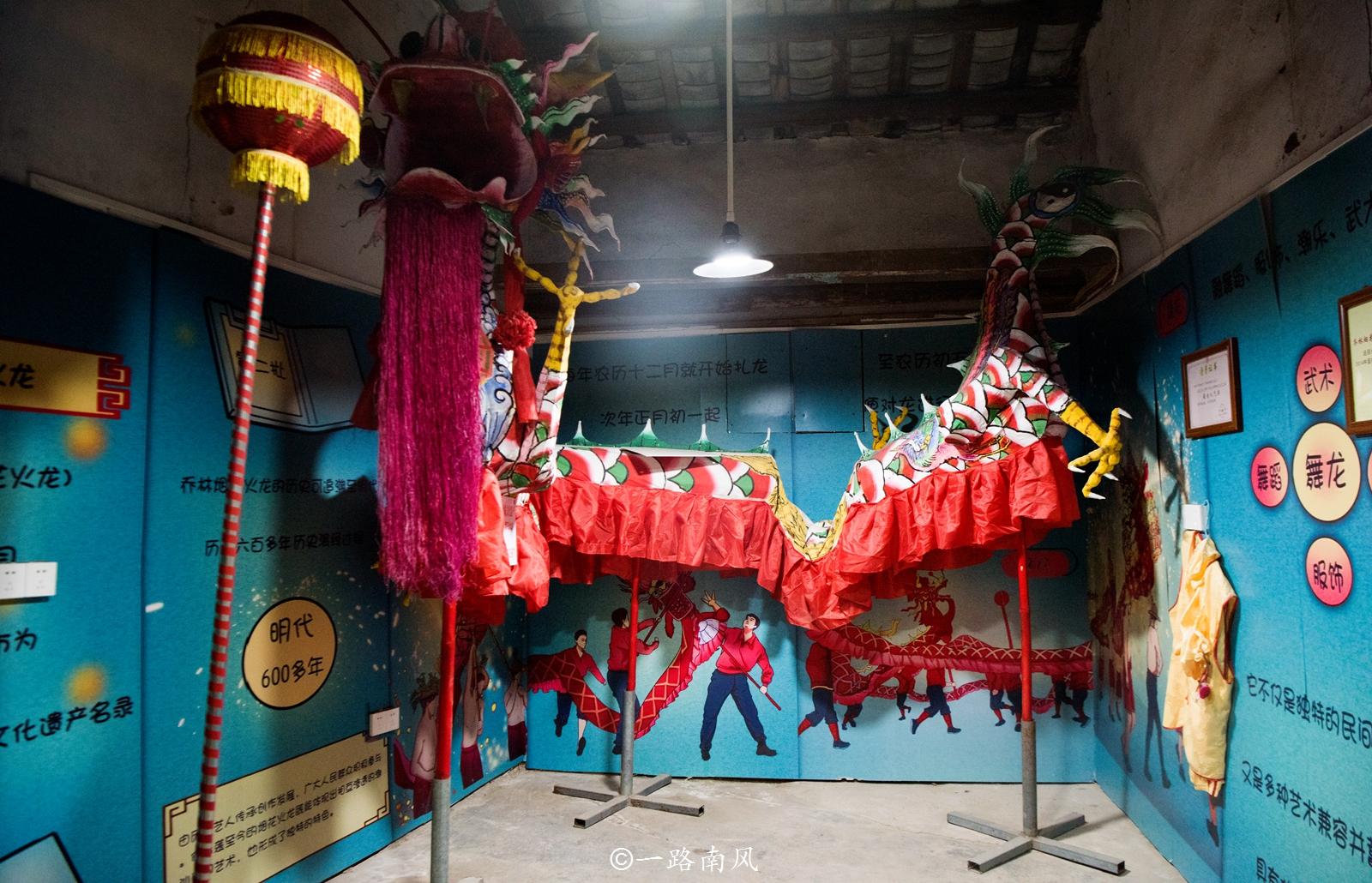 青狮文化旅游景区位于揭阳市榕城区望江北路,首先看到的是南门南滘桥