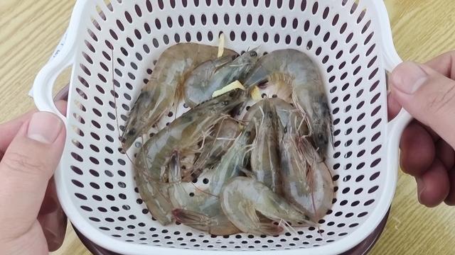 基围虾怎么去虾线，基围虾虾线怎么去除（去虾线别再用牙签了）