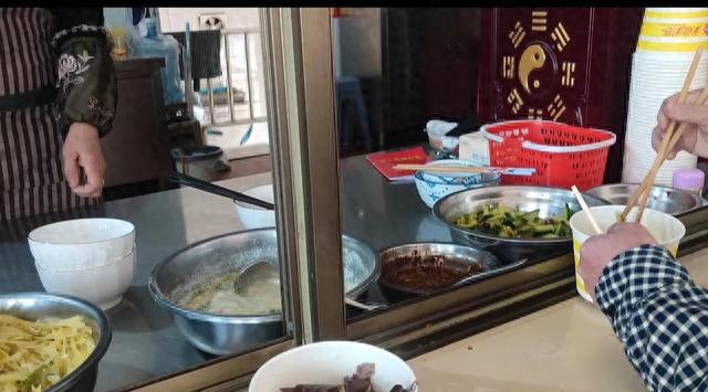 贵阳仙人洞游玩便宜又好吃的快餐