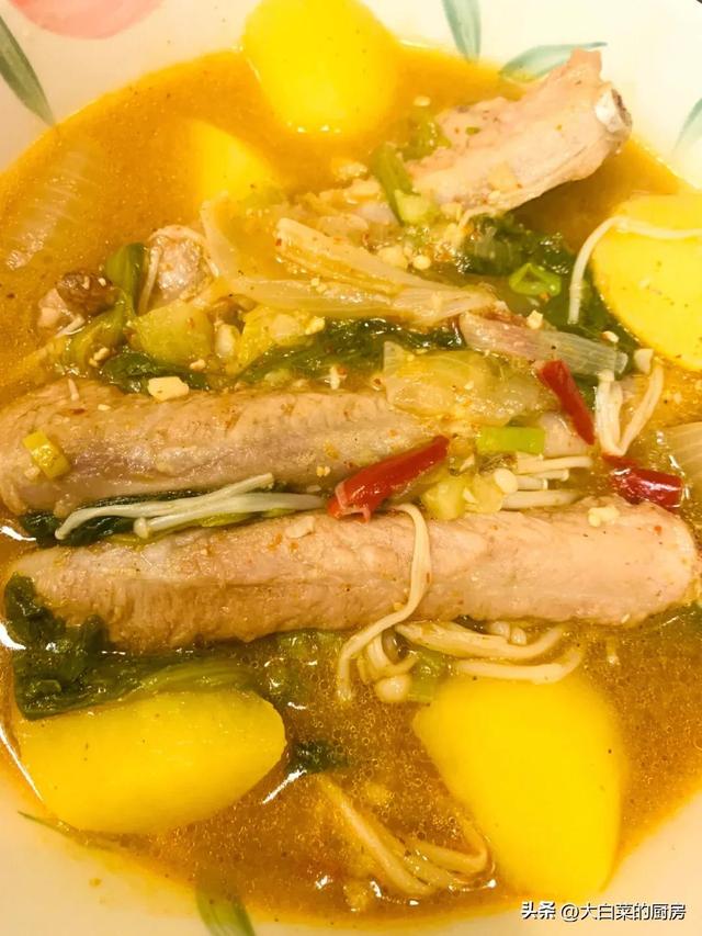 韩式脊骨土豆汤简易做法，巨巨巨好吃的韩式脊骨土豆汤