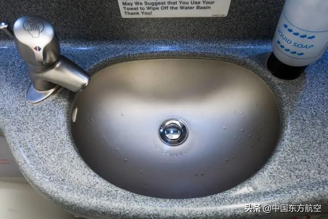 飞机哪些座位靠窗，飞机看风景最佳位置图解（飞机如何“坐”，你真的知道吗）