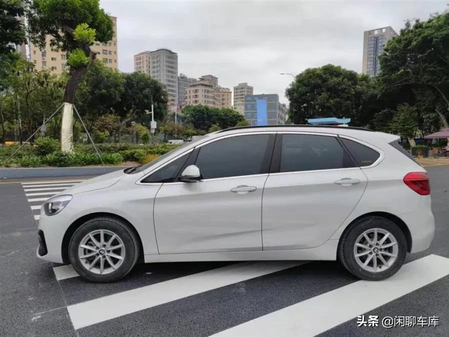 宝马轿车系列(奔驰c二手报价)