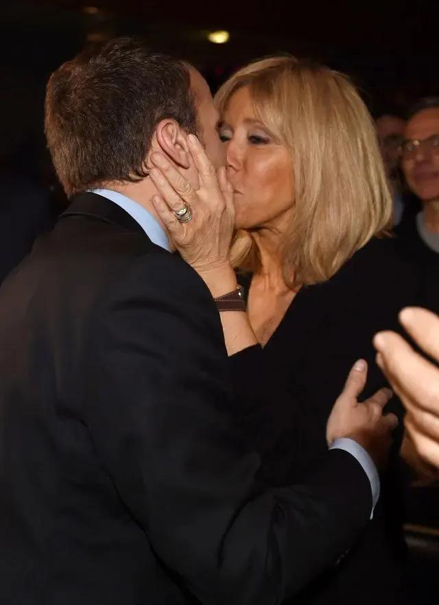 法国总统马克龙和妻子图片