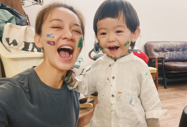 《奋斗》播出15年，10位演员境况差距大，两人塌房，女5号成赢家
