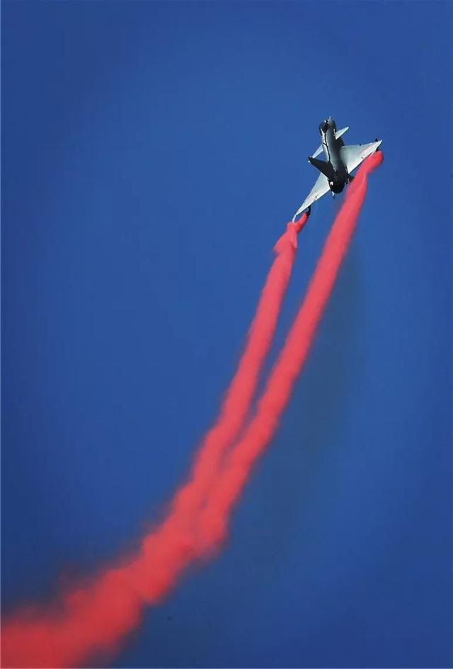 中国人民解放军空军，中国人民解放军空军成立时间（人民空军，生日快乐）