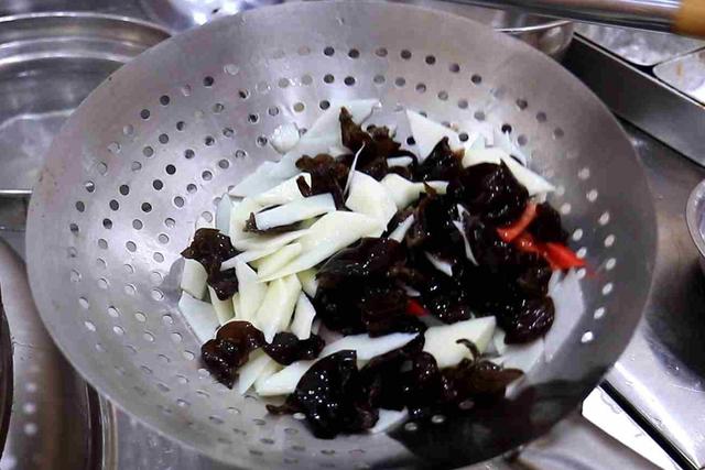 冬季女性养生食谱，冬季女性养生食谱有哪些（建议大家冬天多吃5样）